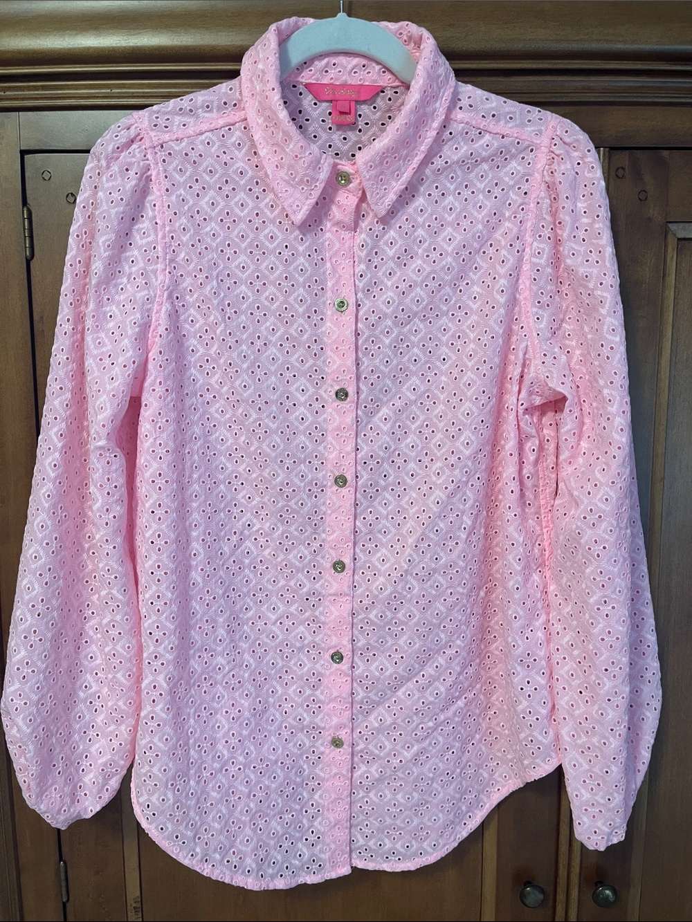 Lilly Pulitzer Pink Eyelet Button-Down Shirt. Beautiful . Like new . Size M